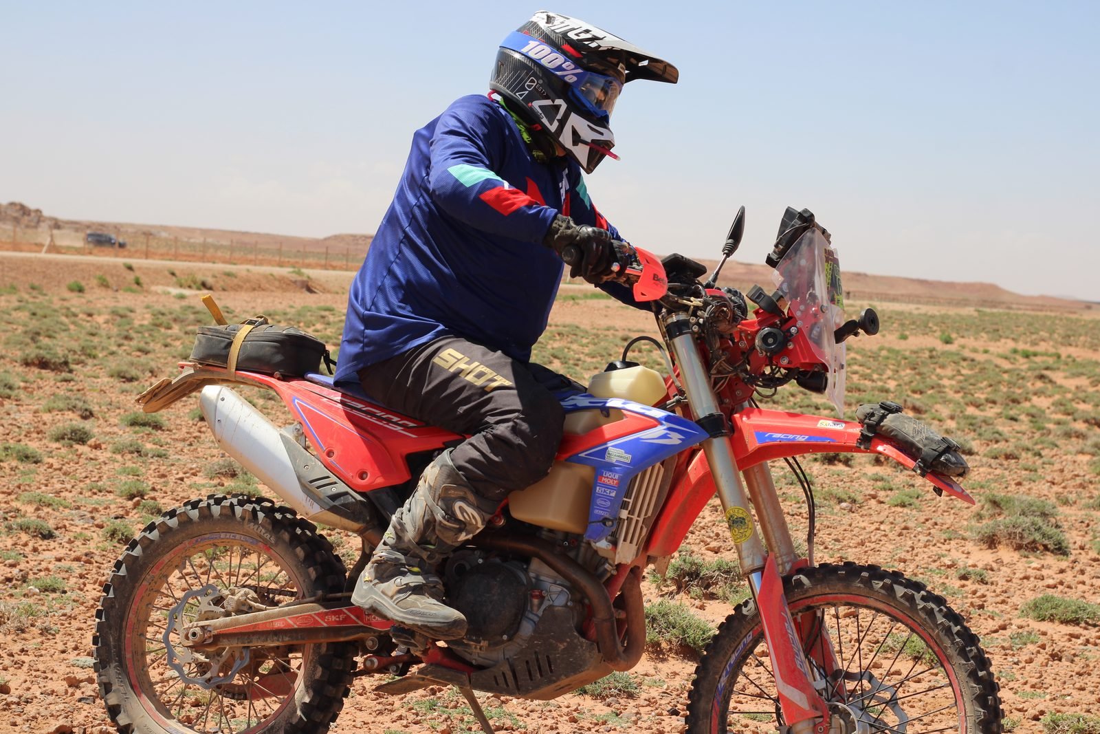 Raid en moto por pista